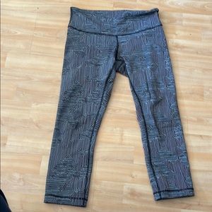 Lululemon capri patterned leggings